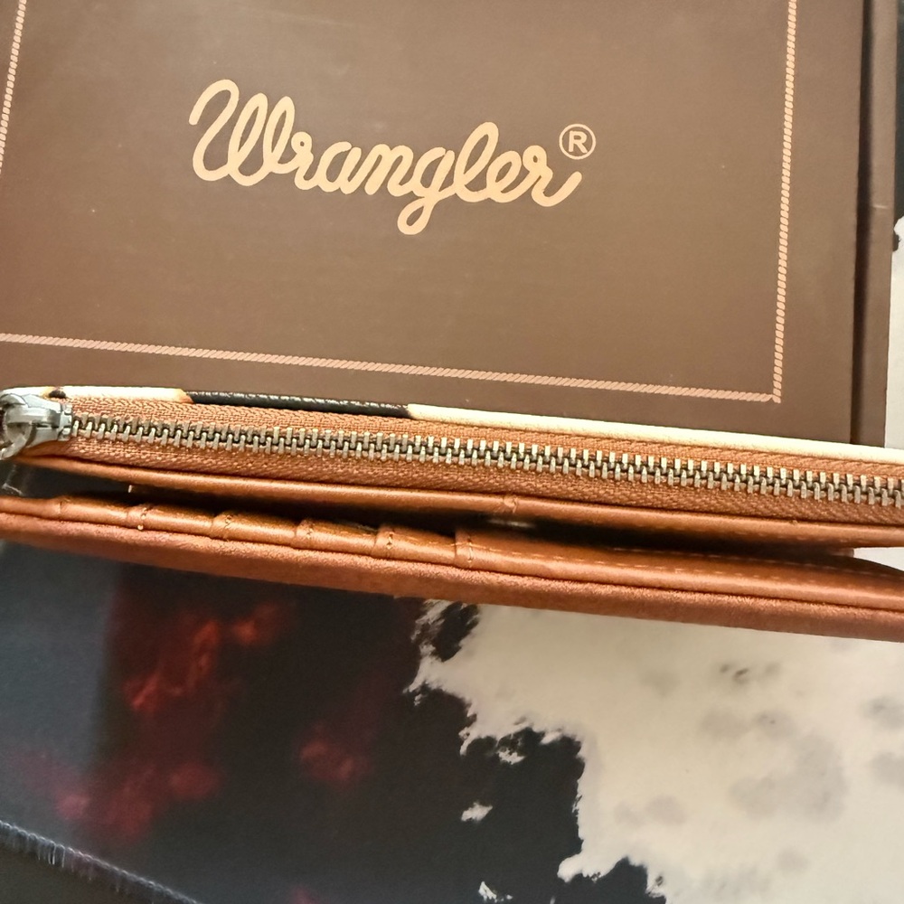 Wrangler Cowhide Print Wallet - Picture 8 of 8